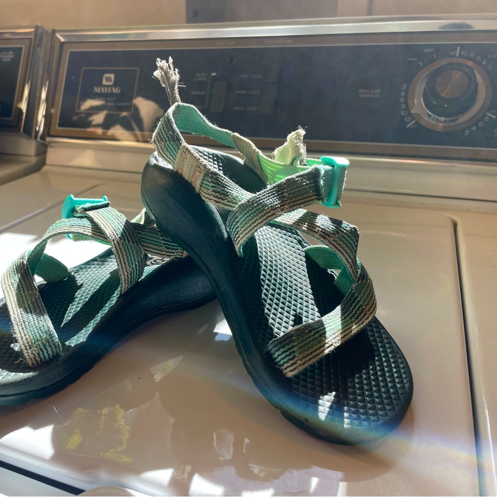 Children’s Glacier Green Chacos for 6-8 yo